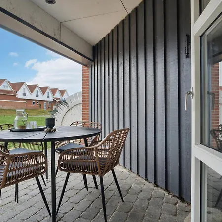 Apartment Bad, Lejl, 1 *